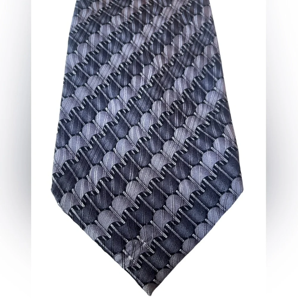 🔥⚫️CARLOS DEVENEZIA 100% silk tie Barcelona, Spain. Gorgeous & classic-no flaws